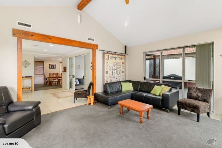 Photo of property in 16 Caulfield Place, Pukehangi, Rotorua, 3015