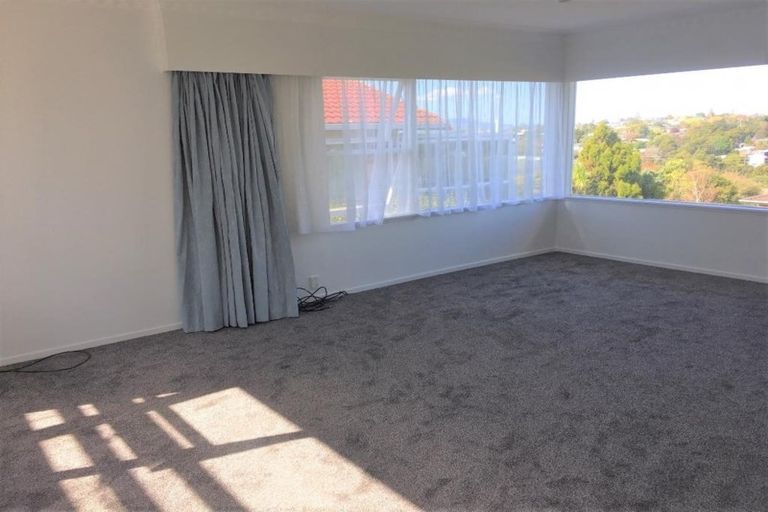 Photo of property in 20 Woodcote Drive, Glenfield, Auckland, 0629