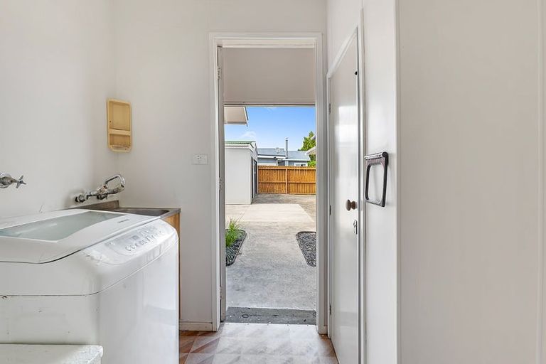 Photo of property in 61 College Road, Edgecumbe, 3120