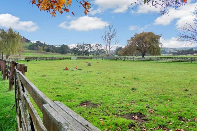 Photo of property in 72 Lyon Road, Waimauku, 0883