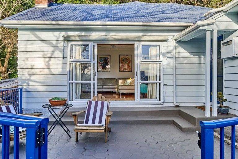 Photo of property in 341 Muritai Road, Eastbourne, Lower Hutt, 5013