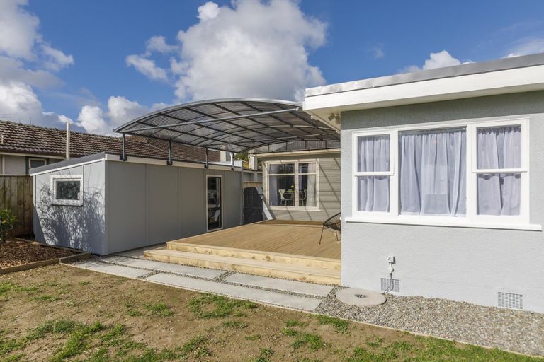 Photo of property in 21 Vernon Avenue, Takaro, Palmerston North, 4412