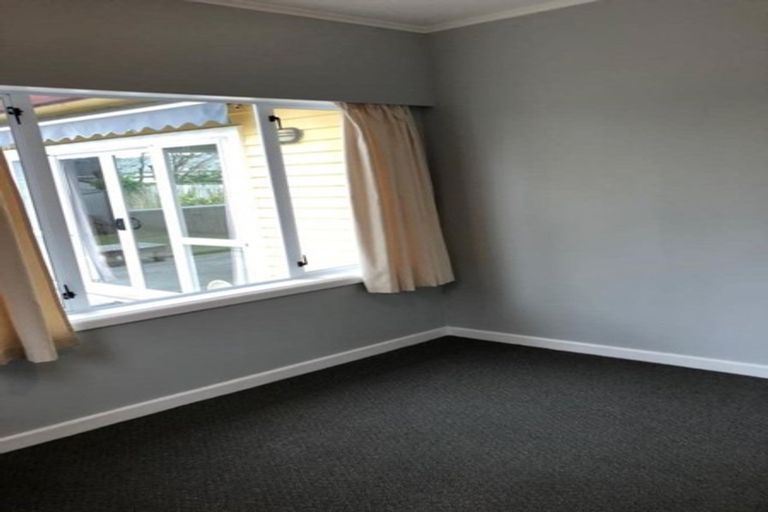 Photo of property in 19 Roberts Street, Epuni, Lower Hutt, 5011