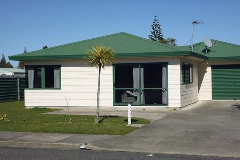 Photo of property in 8 Tawa Street, Edgecumbe, 3120