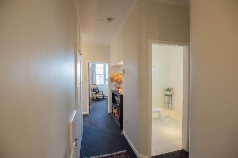 Photo of property in 135 Park Street, Winton, 9720