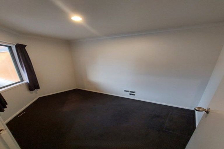 Photo of property in 86a Riversdale Drive, Merrilands, New Plymouth, 4312