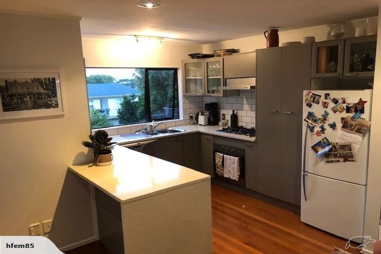 Photo of property in 75b College Road, Northcote, Auckland, 0627