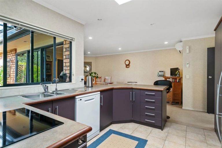Photo of property in 35 Acacia Bay Road, Nukuhau, Taupo, 3330