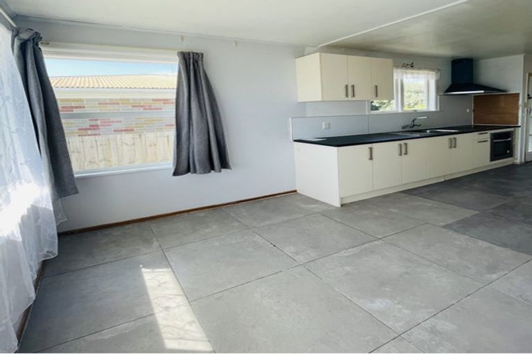 Photo of property in 32 Edinburgh Avenue, Rosehill, Papakura, 2113