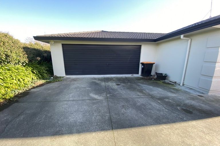 Photo of property in 8 Tiraumea Street, Palmerston North, 4410