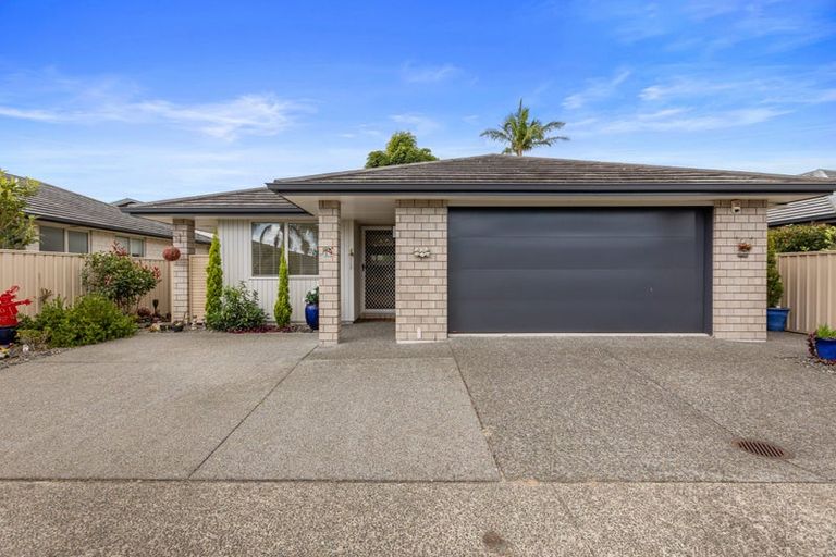 Photo of property in 15 Seashell Drive, Papamoa Beach, Papamoa, 3118