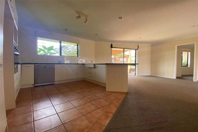 Photo of property in 46 Glenross Drive, Wattle Downs, Auckland, 2103