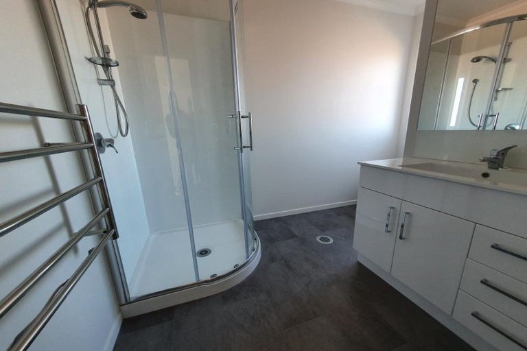 Photo of property in 9/10 Burrows Place, Frankton, Hamilton, 3204