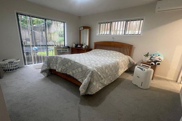 Photo of property in 64 Sandwick Drive, Weymouth, Auckland, 2103