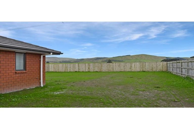 Photo of property in 14 Gibraltar Way, Fitzherbert, Palmerston North, 4410