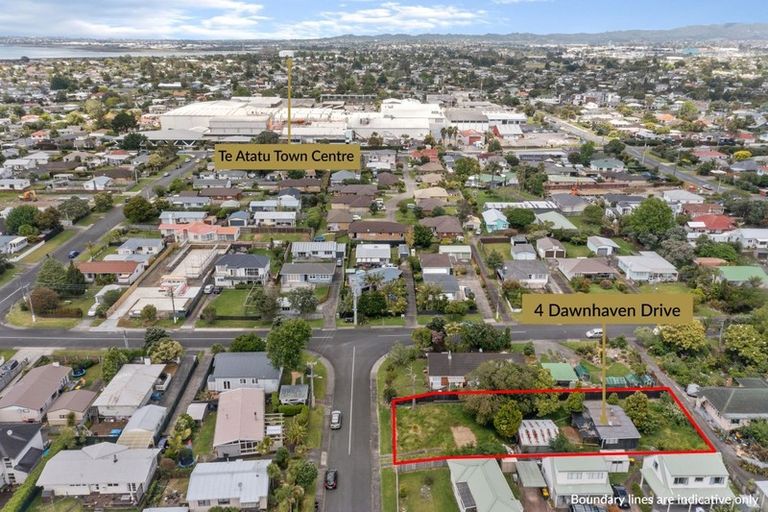 Photo of property in 4 Dawnhaven Drive, Te Atatu Peninsula, Auckland, 0610