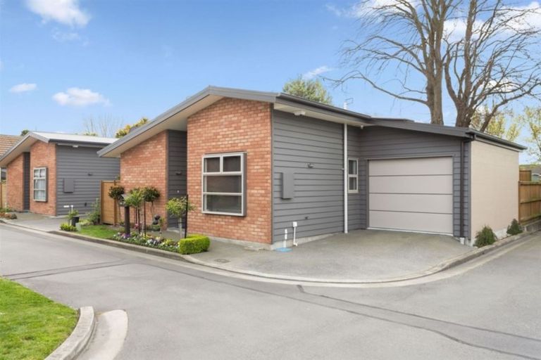Photo of property in 16/56 Gladson Avenue, Sockburn, Christchurch, 8042
