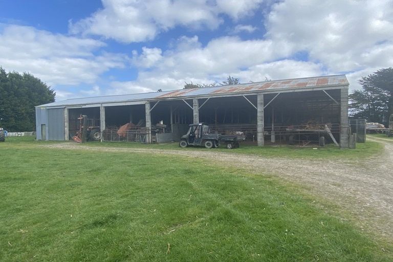 Photo of property in 750a Winton Lorneville Highway, Lochiel, Winton, 9781