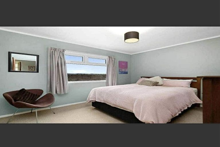Photo of property in 6 Taka Grove, Normandale, Lower Hutt, 5010