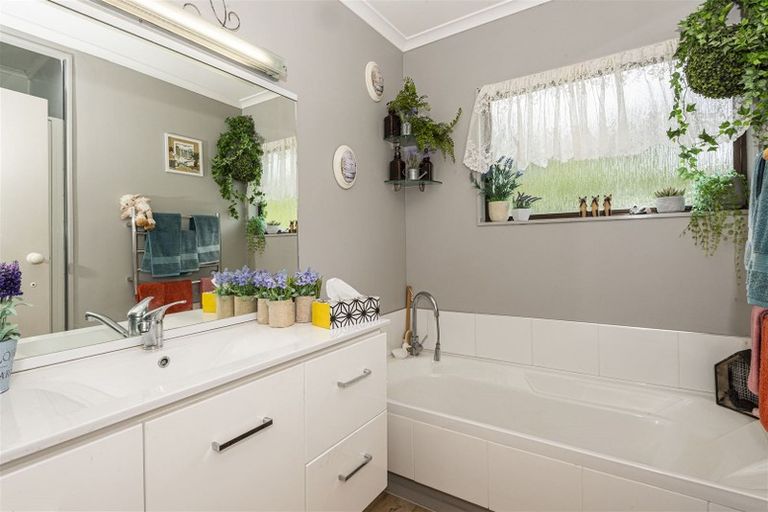 Photo of property in 37a Montgomery Avenue, Onerahi, Whangarei, 0110