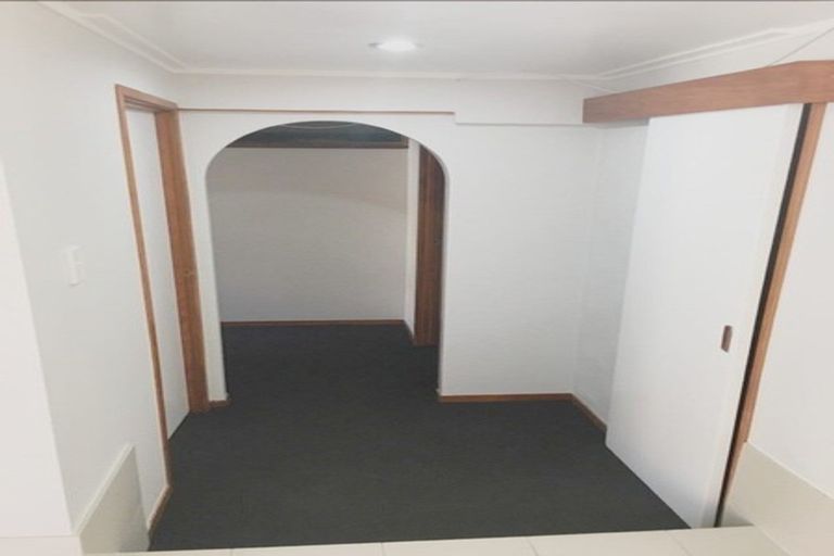 Photo of property in 6 Peach Road, Glenfield, Auckland, 0629