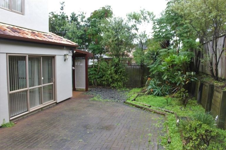 Photo of property in 33 Carousel Crescent, East Tamaki Heights, Auckland, 2016