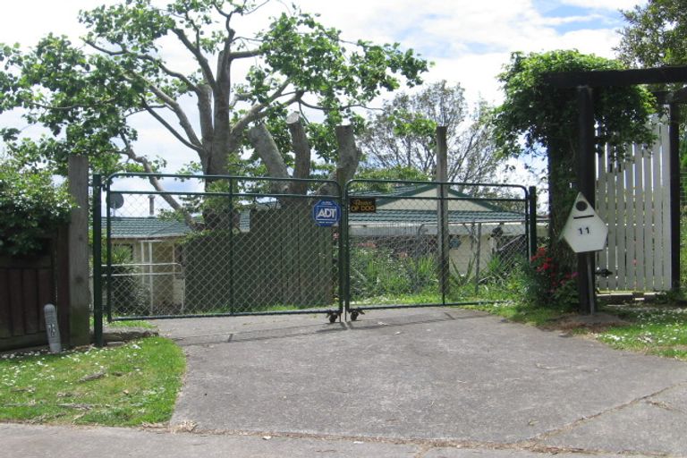 Photo of property in 11 Lismore Place, Papatoetoe, Auckland, 2025