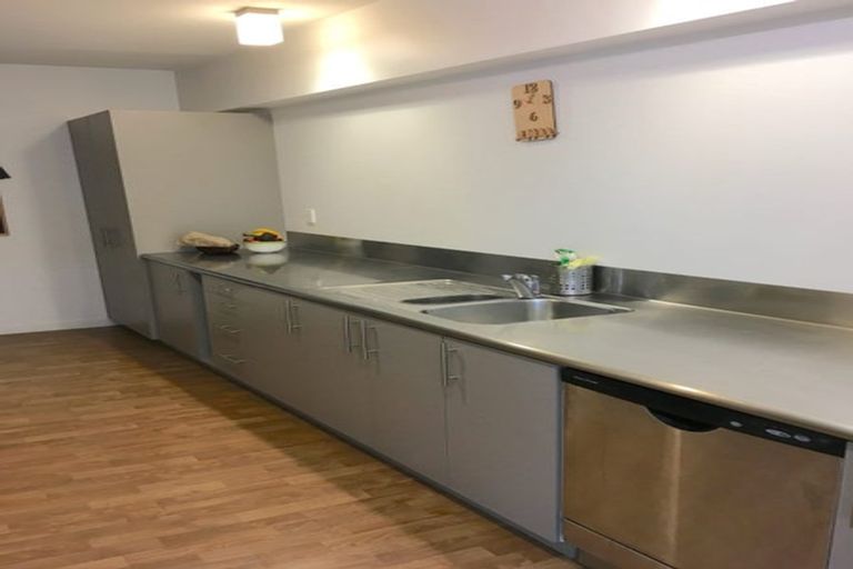 Photo of property in Budget Car Rental, 2/81 Ghuznee Street, Te Aro, Wellington, 6011