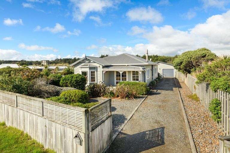 Photo of property in 32 Kent Avenue, Waitarere Beach, Levin, 5510