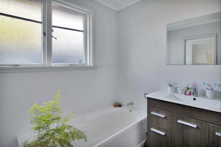 Photo of property in 66 Ferguson Street, Awapuni, Palmerston North, 4412