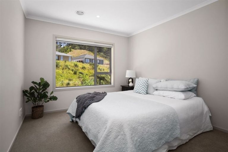 Photo of property in 7 Hull Place, Whitby, Porirua, 5024