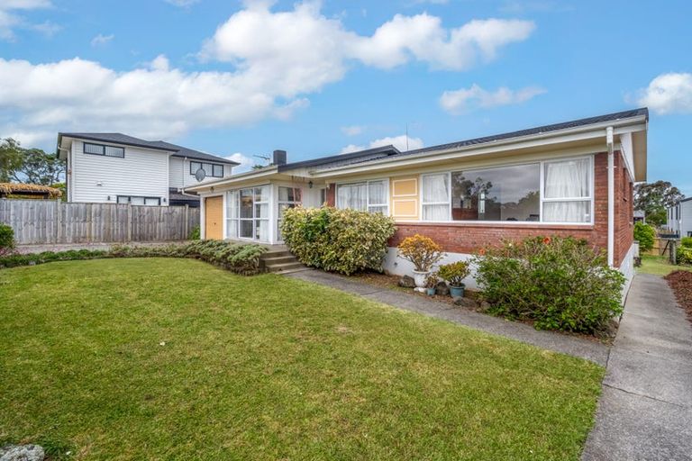 Photo of property in 78 Botany Road, Botany Downs, Auckland, 2010