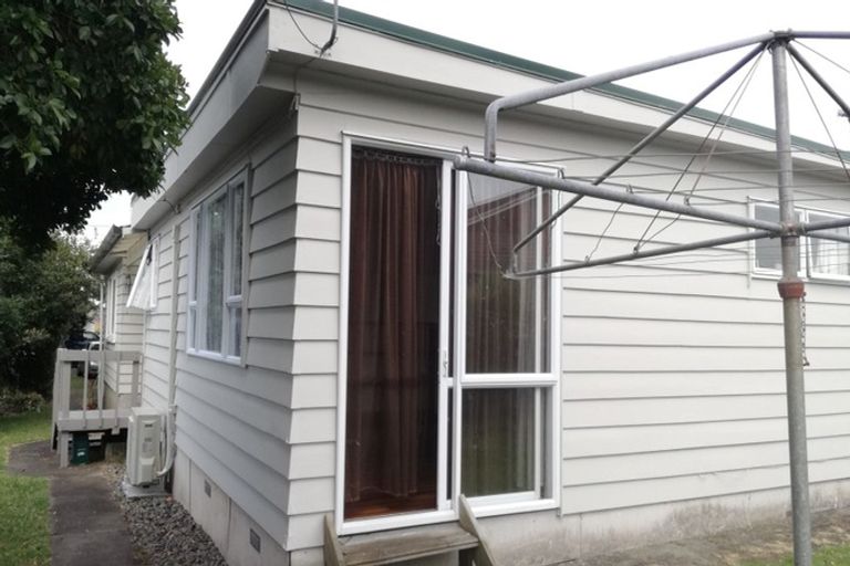 Photo of property in 14 Youngs Road, Papakura, 2110