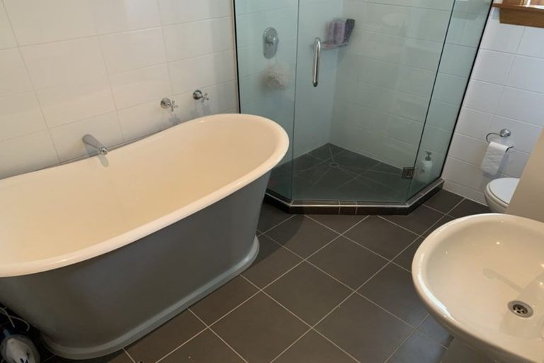 Photo of property in 40 Hackthorne Road, Cashmere, Christchurch, 8022