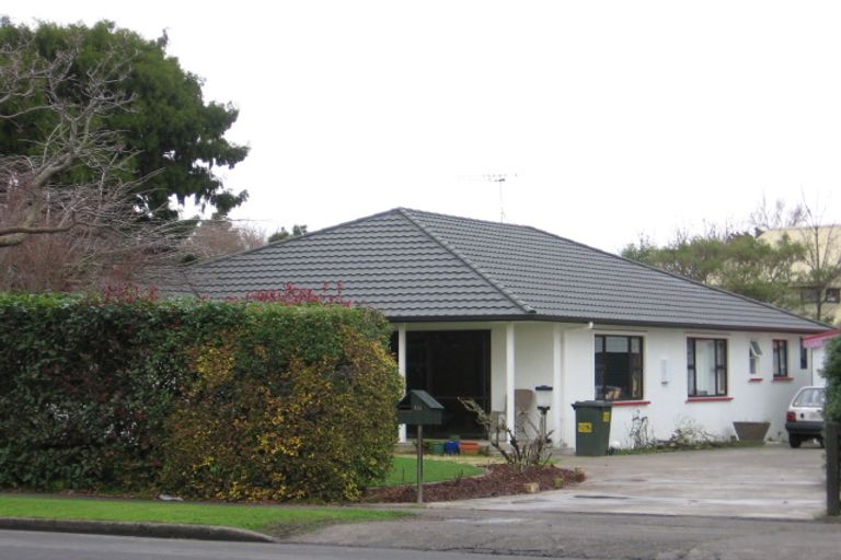 Photo of property in 114 Pahiatua Street, Hokowhitu, Palmerston North, 4410