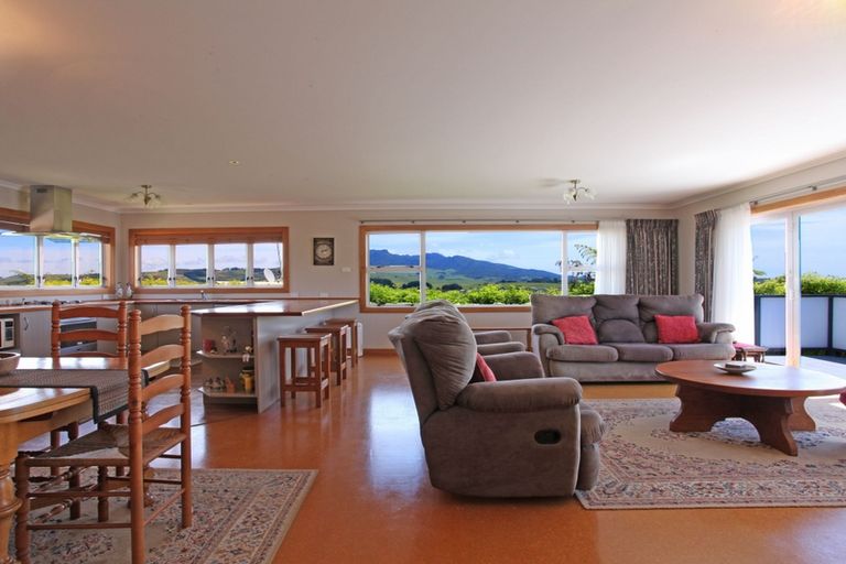 Photo of property in 2 Tutchen Avenue, Raglan, 3225