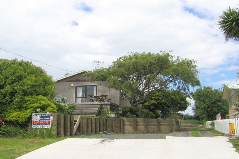 Photo of property in 72 The Crescent, Waihi Beach, 3611