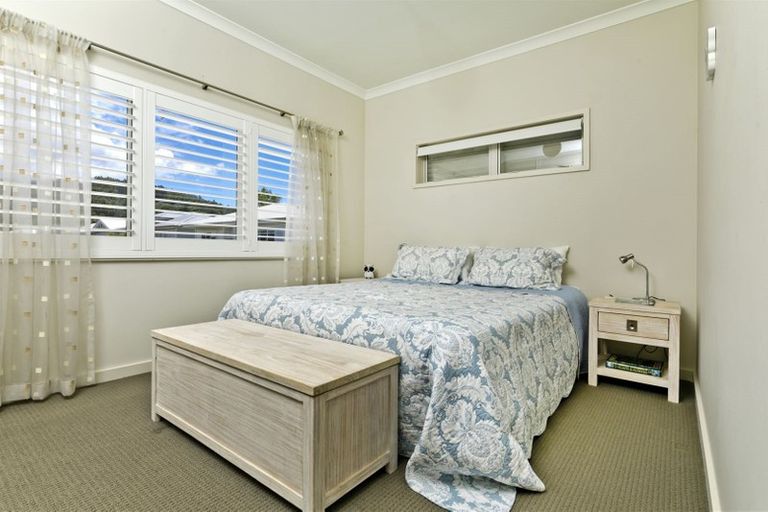 Photo of property in 6 Puriri Boulevard, Orewa, 0931