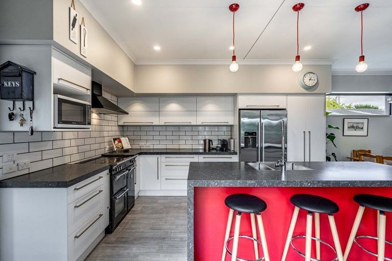 Photo of property in 775 Queens Drive, Waikiwi, Invercargill, 9810