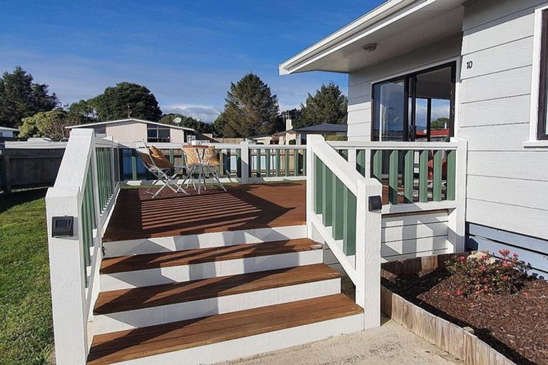 Photo of property in 10 Skye Street, Levin, 5510