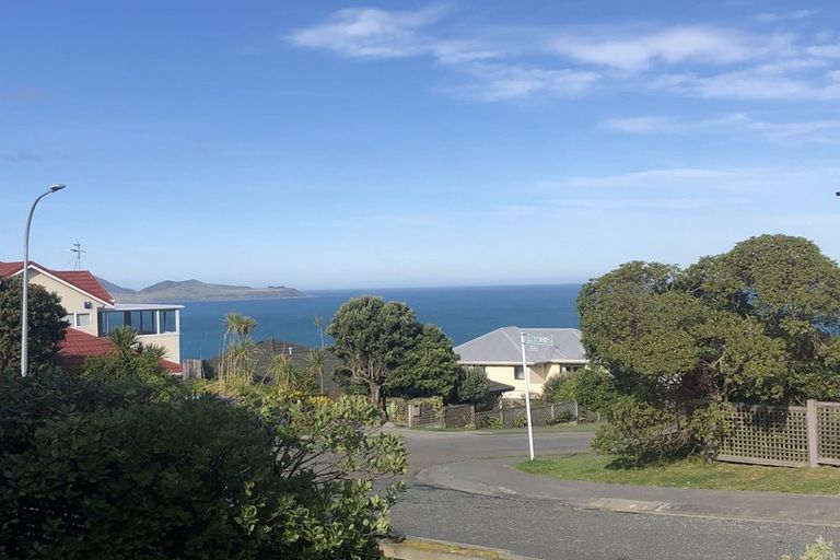 Photo of property in 2 Birkhall Grove, Strathmore Park, Wellington, 6022