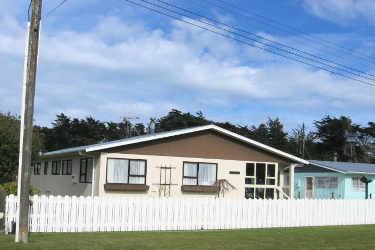 Photo of property in 10 Cousins Avenue West, Foxton Beach, Foxton, 4815