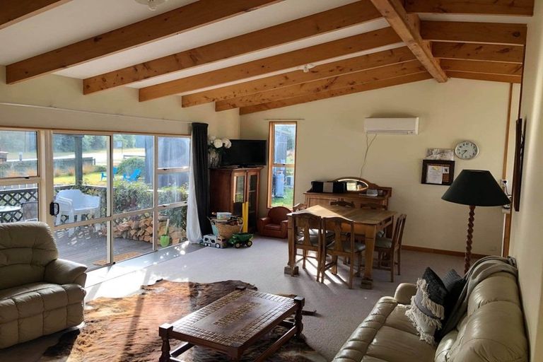 Photo of property in 19 Waiau Street, Manapouri, 9679