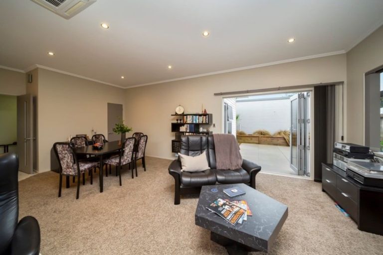 Photo of property in 1/297 Carrington Street, Vogeltown, New Plymouth, 4310