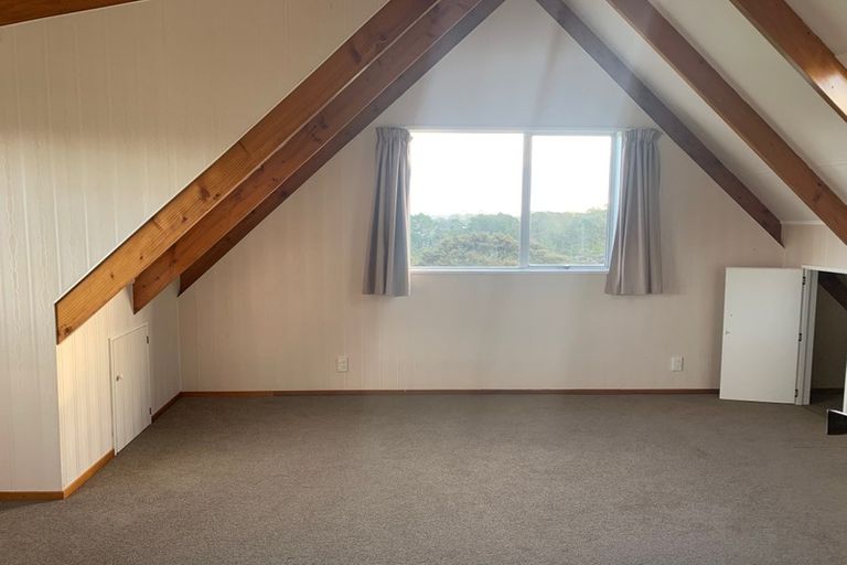 Photo of property in 1024 East Coast Road, Fairview Heights, Auckland, 0630