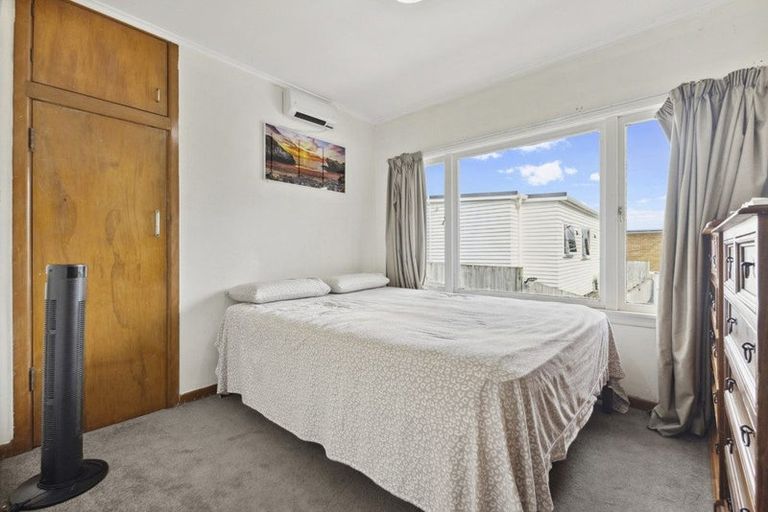 Photo of property in 12 Staines Avenue, Mangere East, Auckland, 2024