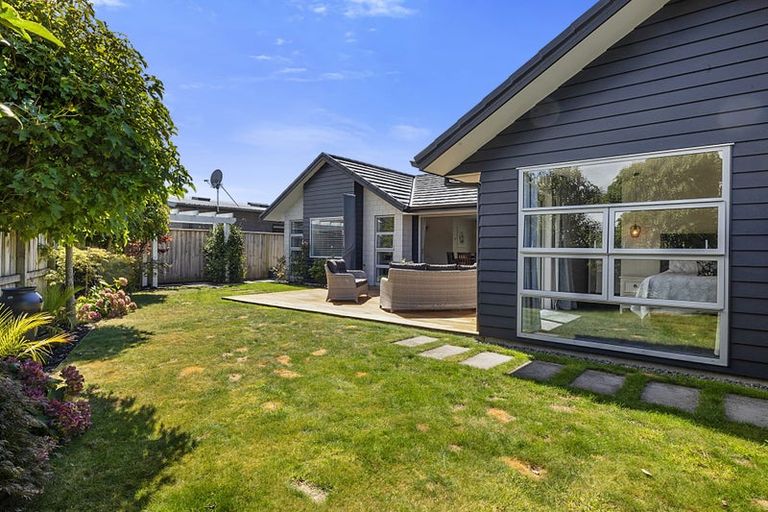Photo of property in 7 Tupare Place, Highlands Park, New Plymouth, 4312