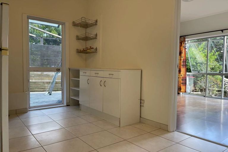 Photo of property in 31 Sequoia Place, Sunnynook, Auckland, 0620