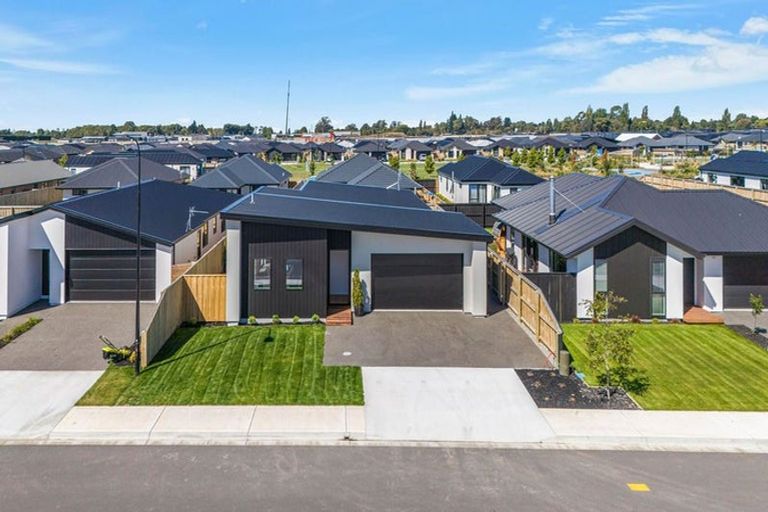 Photo of property in 34 Cousins Street, Woodend, 7691