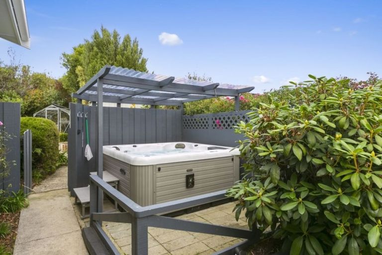 Photo of property in 1 Canberra Place, Waldronville, Dunedin, 9018